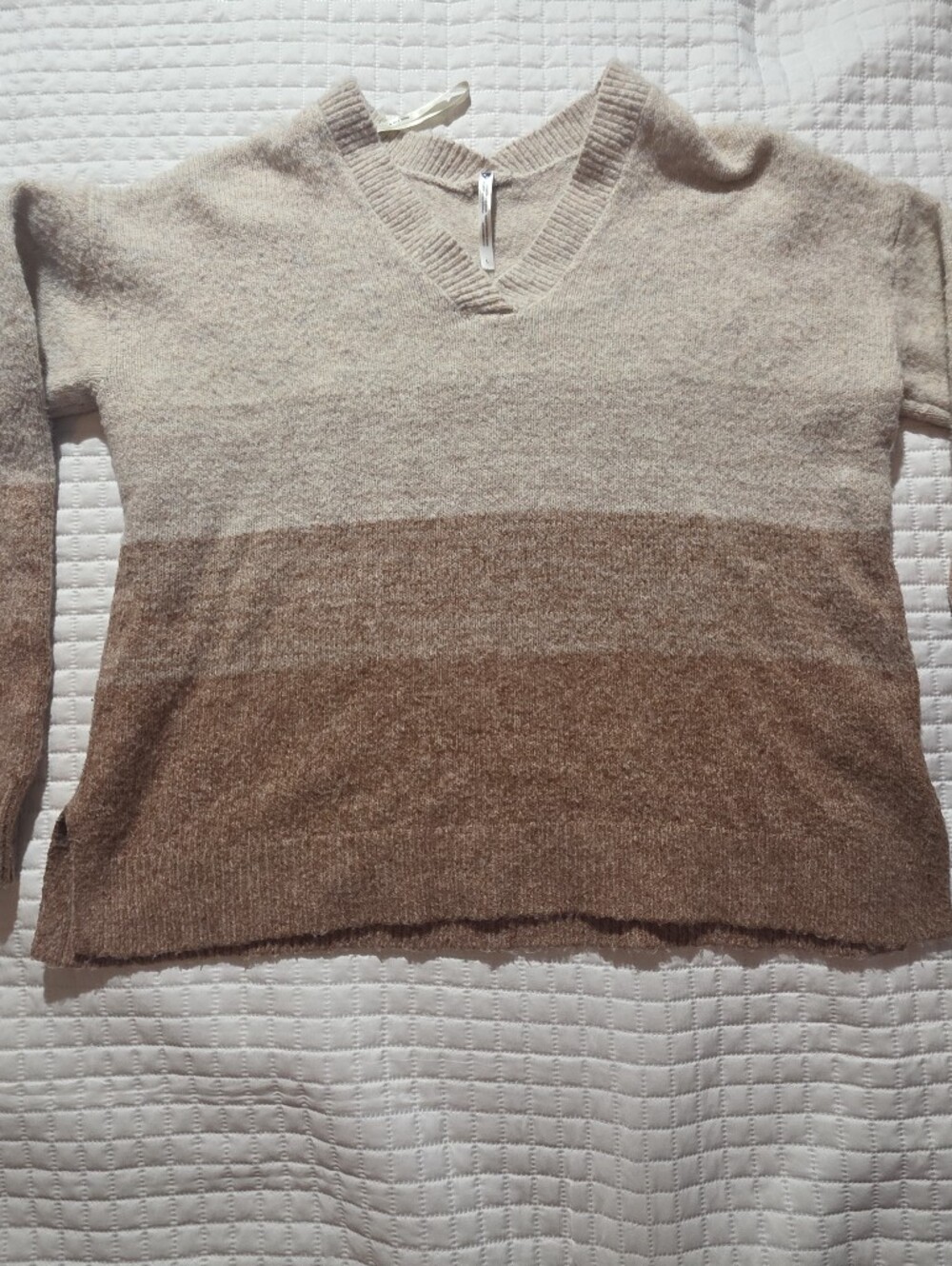 Kuhl Women's V-Neck Gradient Beige to Brown Sweater